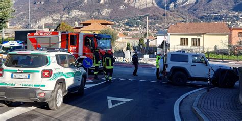 incidente olginate|Olginate: perde il controllo dellauto alla rotonda, 60enne soccorso